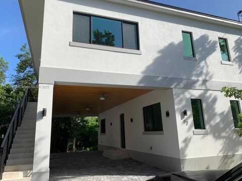 12 Coral Dr, Key Largo, FL 33037