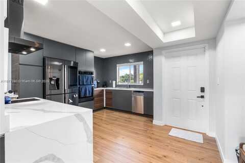 9310 Sunrise Lakes Blvd, Sunrise, FL 33322