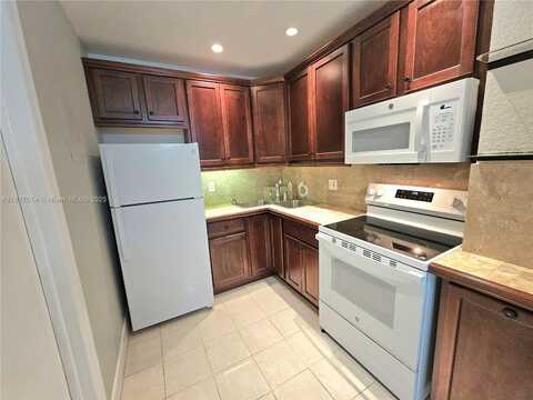 2424 SE 17th Cswy, Fort Lauderdale, FL 33316