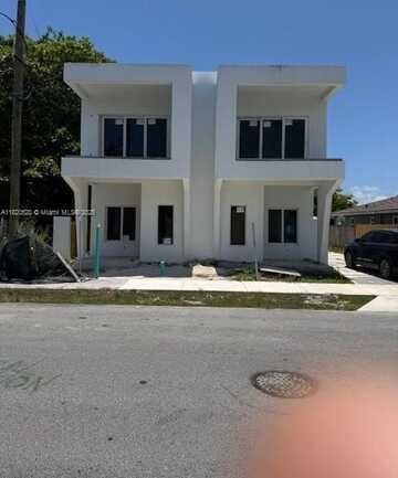 10290 SW 174th Ter, Miami, FL 33157