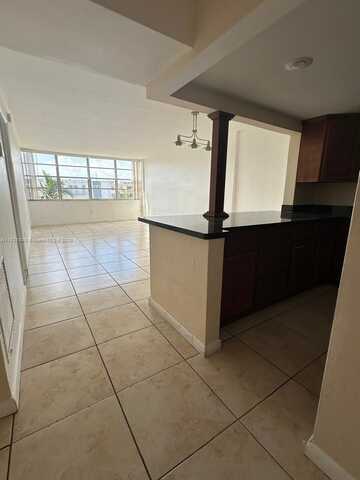 2175 NE 170th St, North Miami Beach, FL 33162