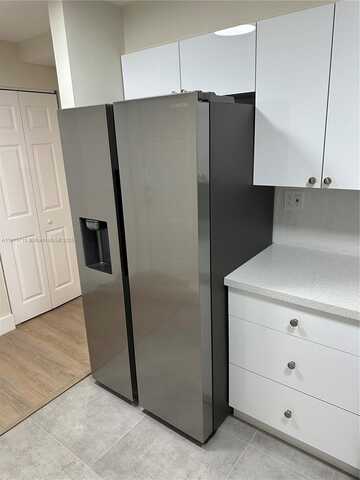 10090 NW 80th Ct, Hialeah Gardens, FL 33016