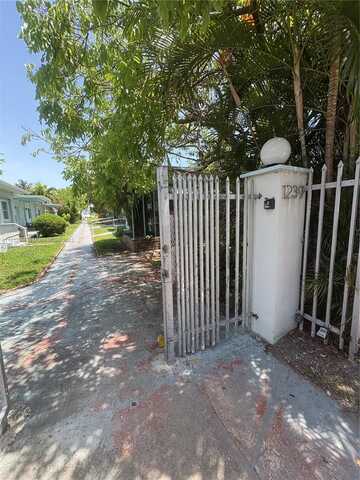 1239 Marseille Dr, Miami Beach, FL 33141