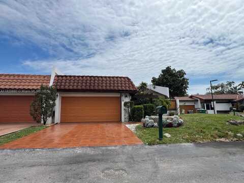 618 NE 195th St, Miami, FL 33179