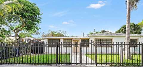 450 NE 158th St, Miami, FL 33162