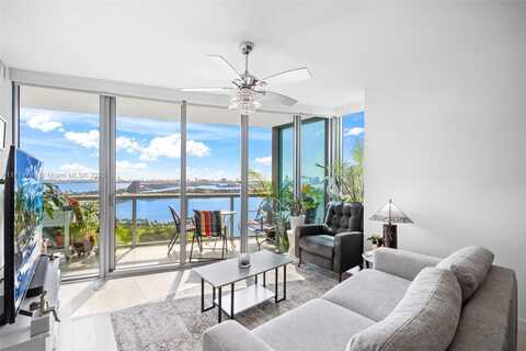 888 Biscayne Blvd, Miami, FL 33132
