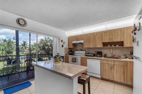 17000 NW 67th Ave, Hialeah, FL 33015