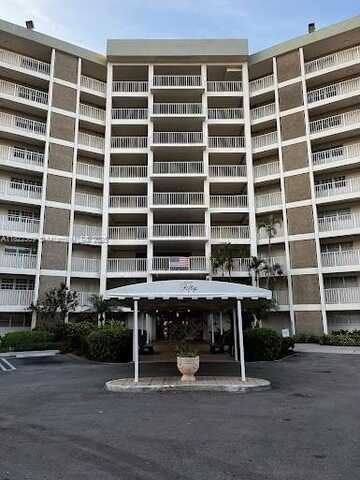 3090 N Course Dr, Pompano Beach, FL 33069