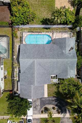 8521 NW 53rd St, Lauderhill, FL 33351