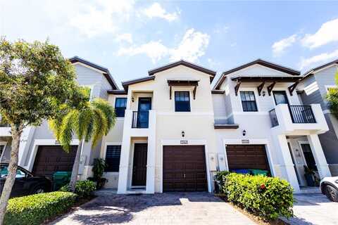 10464 NW 61st St, Doral, FL 33178