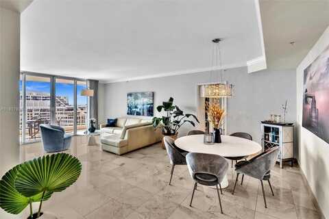 848 Brickell Key Dr, Miami, FL 33131