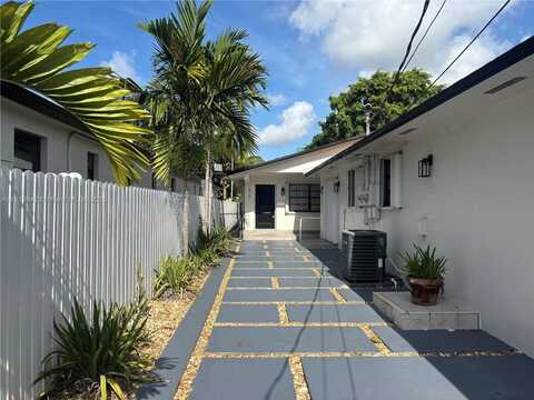 810 NW 31st Ave, Miami, FL 33125