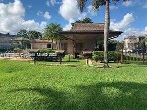 2431 SW 82nd Ave, Davie, FL 33324