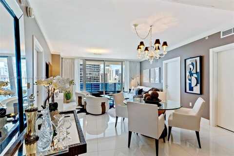 200 Biscayne Boulevard Way, Miami, FL 33131