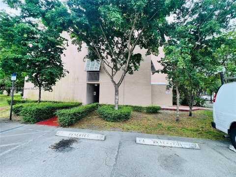 8511 NW 8th St, Miami, FL 33126