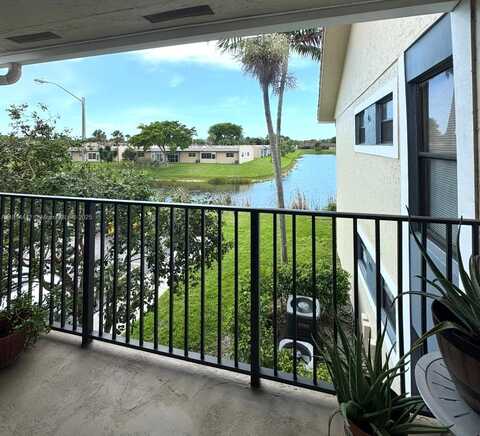 1484 Lake Crystal Dr, West Palm Beach, FL 33411