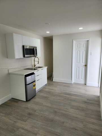 2870 SW 26th St, Miami, FL 33133