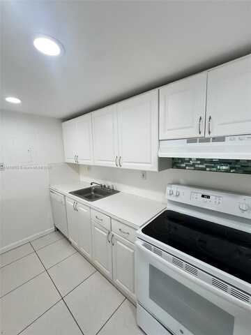 17650 NW 68th Ave, Hialeah, FL 33015