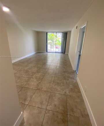 2935 NE 163rd St, North Miami Beach, FL 33160