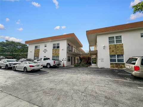 415 NE 2nd St, Hallandale Beach, FL 33009