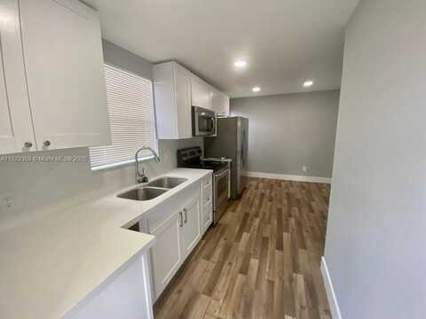 345 NE 168th St, North Miami Beach, FL 33162