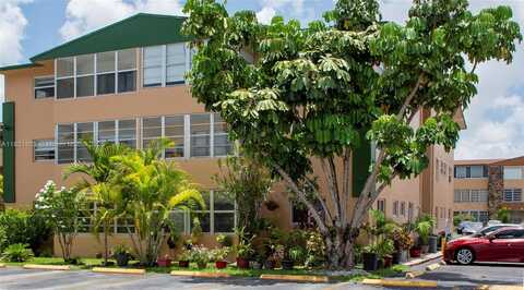 110 Royal Palm Rd, Hialeah Gardens, FL 33016