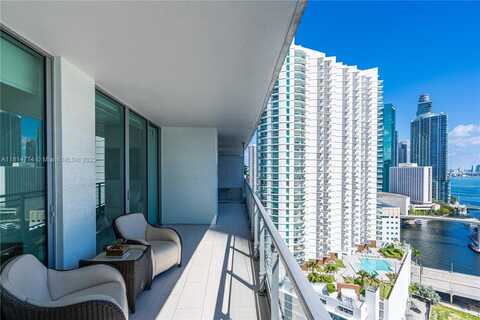 90 SW 3rd St, Miami, FL 33130