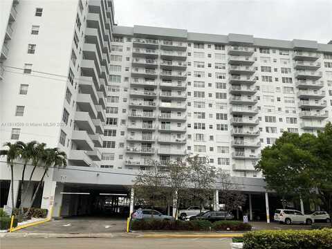 137 Golden Isles Dr, Hallandale Beach, FL 33009