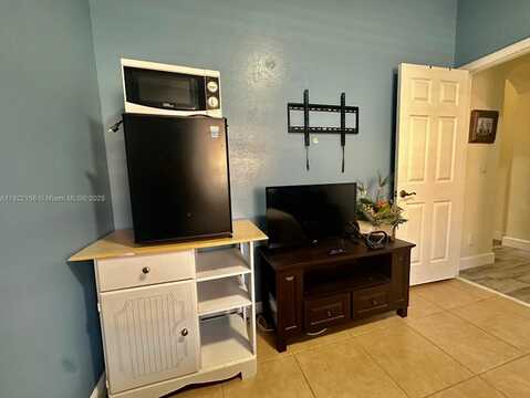 0000 00, Miramar, FL 33027