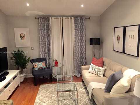 15570 SW 105th Ln, Miami, FL 33196