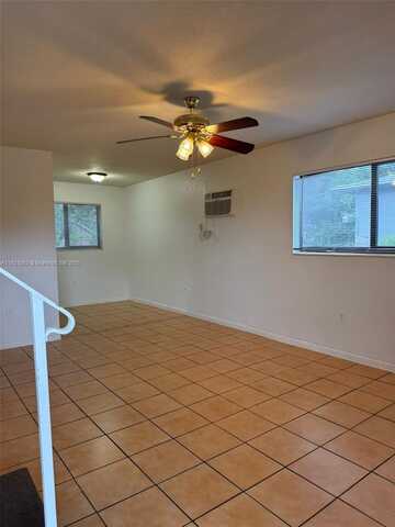 180 NE 71st St, Miami, FL 33138