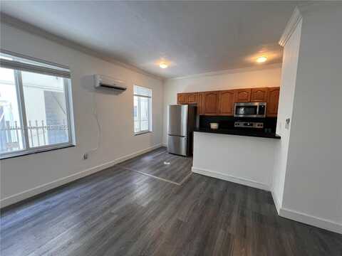 7920 Harding Ave, Miami Beach, FL 33141