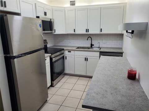 800 SW 131st Ave, Pembroke Pines, FL 33027