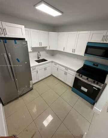 15201 NE 6th Ave, Miami, FL 33162