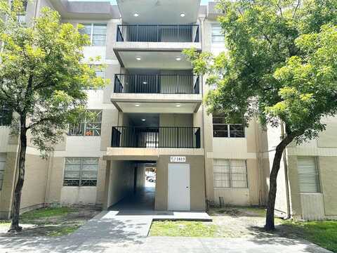 1815 W 56th St, Hialeah, FL 33012