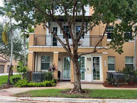 14745 SW 9th St, Pembroke Pines, FL 33027