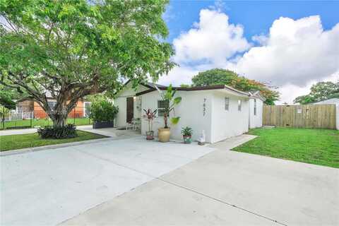 7637 NW 17th Pl, Miami, FL 33147