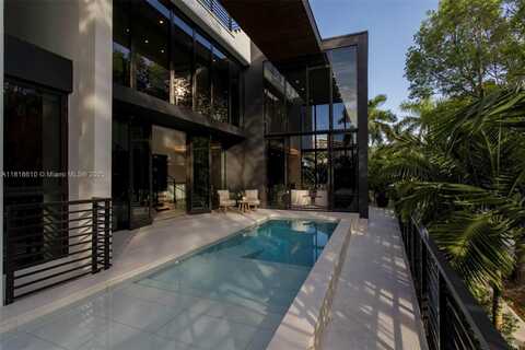 3571 Fair Isle St, Miami, FL 33133