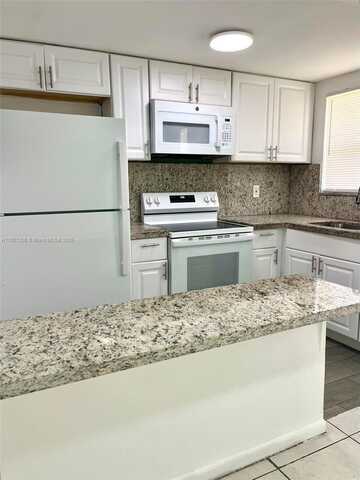 830 SW 74 TER, North Lauderdale, FL 33068