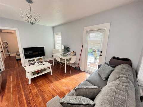 1120 NE 17th Ave, Fort Lauderdale, FL 33304