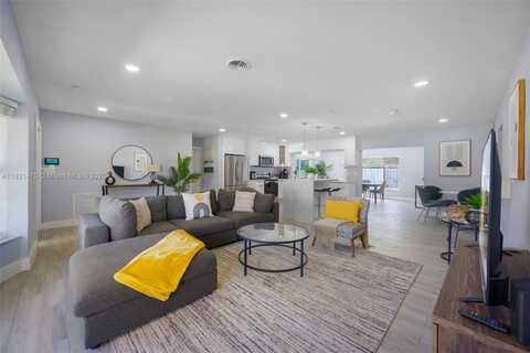 5240 NE 14th Ter, Fort Lauderdale, FL 33334