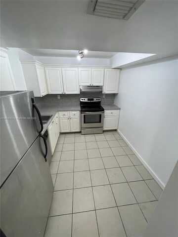 711 N Pine Island Rd, Plantation, FL 33324