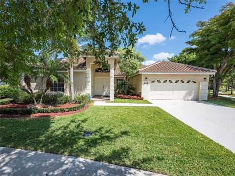 643 Lake Blvd, Weston, FL 33326