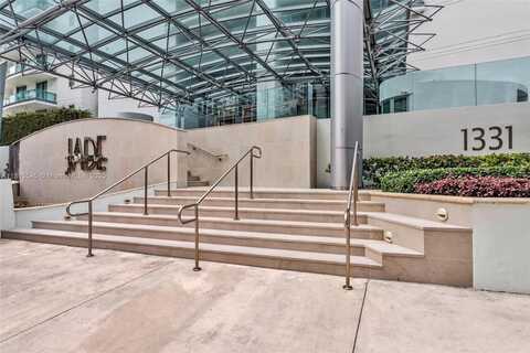 1331 Brickell Bay Dr, Miami, FL 33131