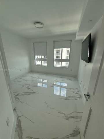 7350 SW 89th St, Miami, FL 33156