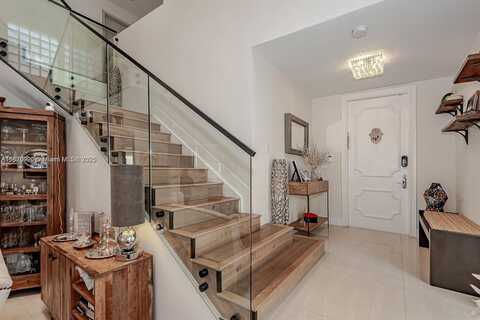 20846 NE 32nd Ave, Aventura, FL 33180