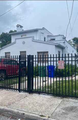 1053 NW 30th St, Miami, FL 33127