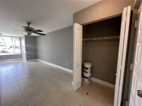 2861 N Oakland Forest Dr, Oakland Park, FL 33309