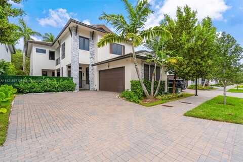 8127 NW 48th Ter, Doral, FL 33166