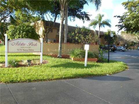 7175 Nova Dr, Davie, FL 33317